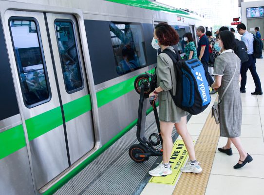 Xe điện gấp gọn có thể mang lên xe buýt không?